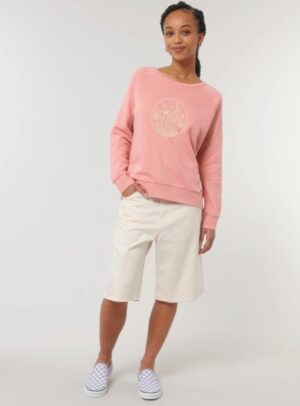 Sweat femme en coton biologique, col bateau. De teinture organique vieux rose avec un dessin de fleurs sur le devant sérigraphié en beige.