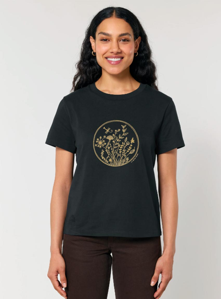 Tshirt femme manche courte de couleur noir et en coton biologique avec dessin de fleurs en sérigraphie doré.