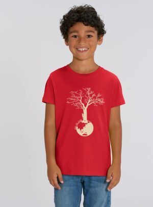 Tshirt enfant manche courte en coton biologique. De couleur rouge avec le dessin d'un arbre sur une planète avec l'inscription save the world. La couleur de la sérigraphie est beige.