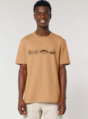 Tshirt homme manche courte en coton biologique avec un dessin représentant les éléments de la nature sur une ligne avec l'inscription des racines aux étoiles de couleur ocre et de sérigraphie marron.