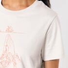 Tshirt femme manche courte de coton biologique couleur beige avec dessin d'une baleine avec motifs polynésiens et la sérigraphie de couleur pêche.